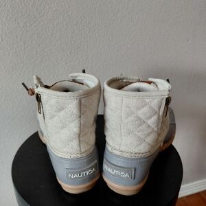 Nautica Quilted Boots in Cream and Gray